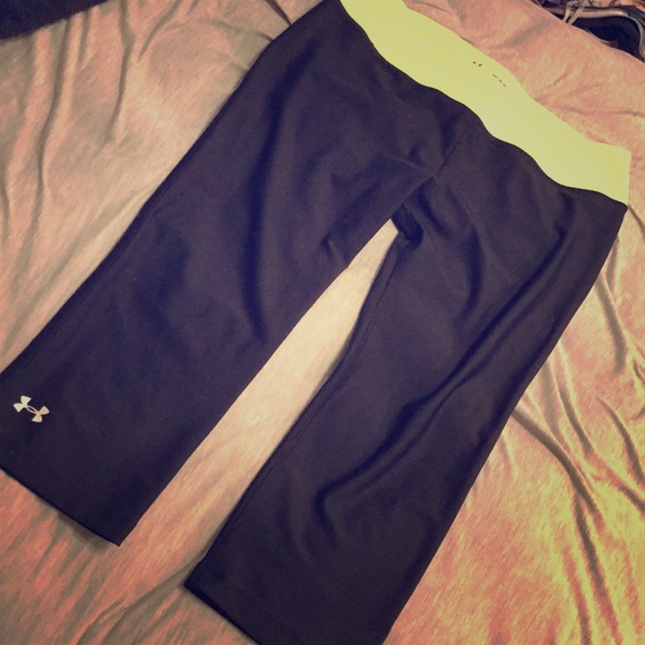 Under Armour Pants - Under Armour quick dry Capri